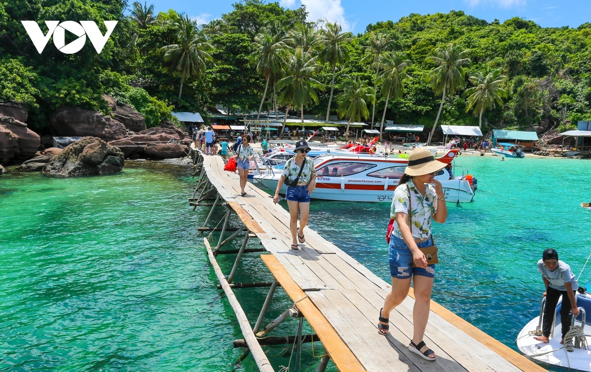 Cambodian tourists to Vietnam surge by 338% in H1
